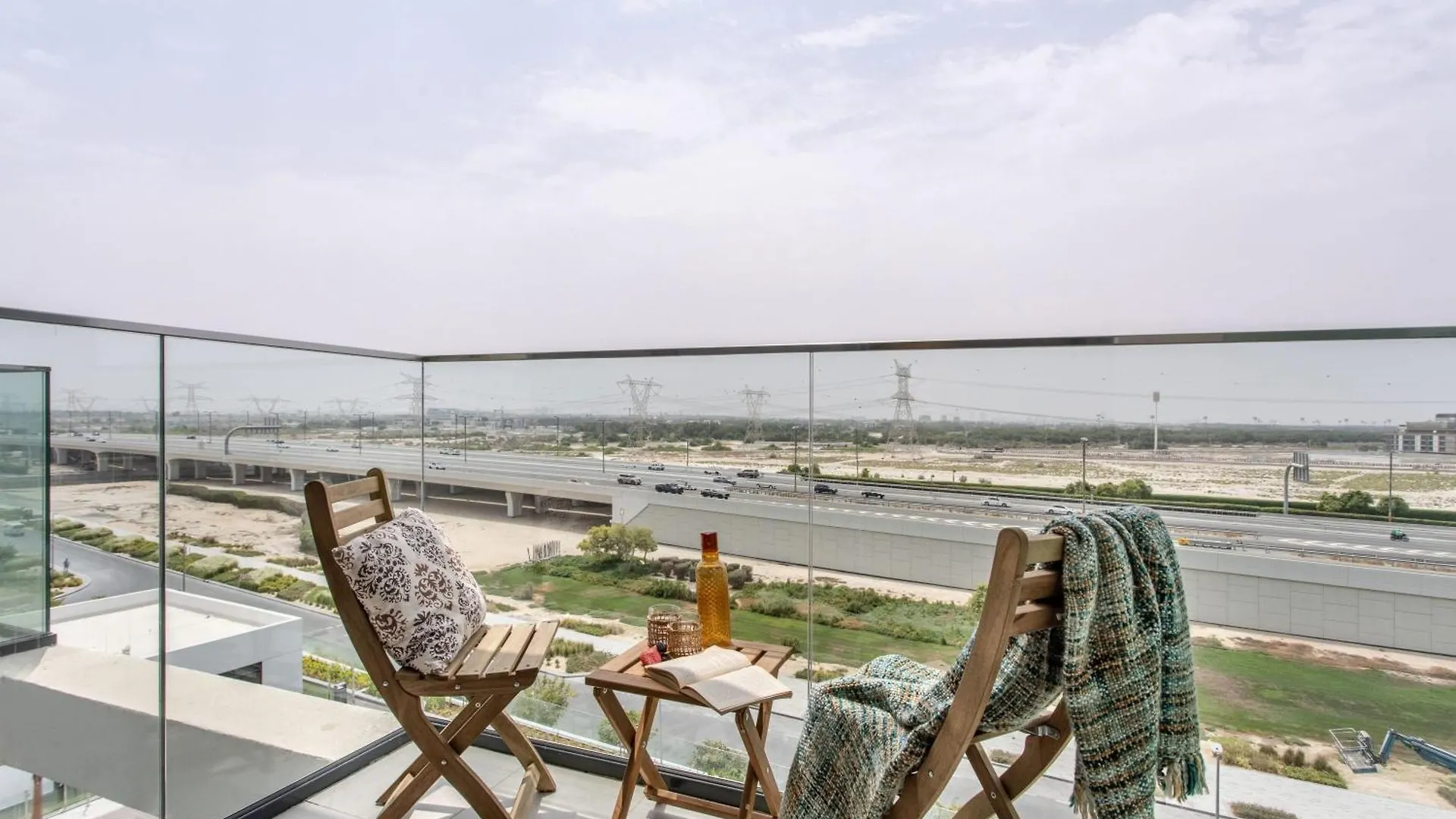 Frank Porter - Azizi Riviera 46 Dubai Emirati Arabi Uniti